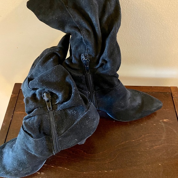 Christian Siriano Women’s Short Slouch Boot - Picture 3 of 6